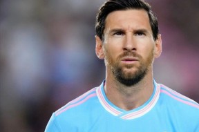 开云体育-关于梅西回归赛场，大胜首场状态亮眼，西班牙队观众沸腾！的信息