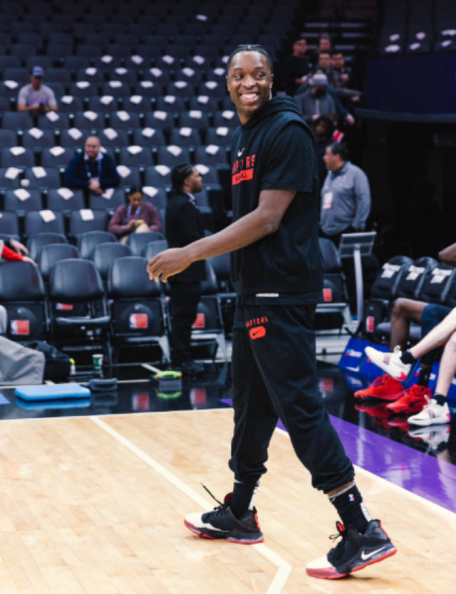 关于西亚卡姆爆冷击败瑞士队，出色防守引爆全场！的信息